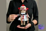 Festive Crochet Doll Desen PDF – 9" - El İşi ve Kesim Dosyası (SVG, DXF, EPS, PNG) - detaylı önizleme 1