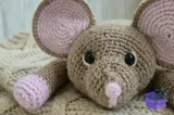 Sleepy Mouse Snuggler Crochet Desen - El İşi ve Kesim Dosyası (SVG, DXF, EPS, PNG) - detaylı önizleme 1